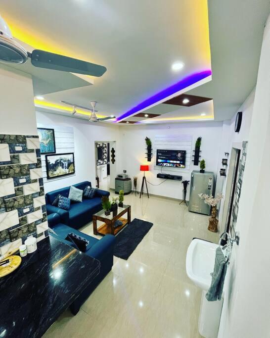 Вилла Light House, Unique & Cozy 2Bhk Гувахати Экстерьер фото